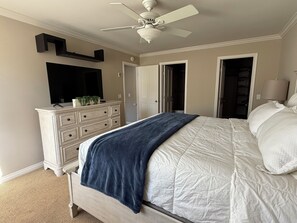 2 habitaciones, tabla de planchar con plancha, wifi y ropa de cama 