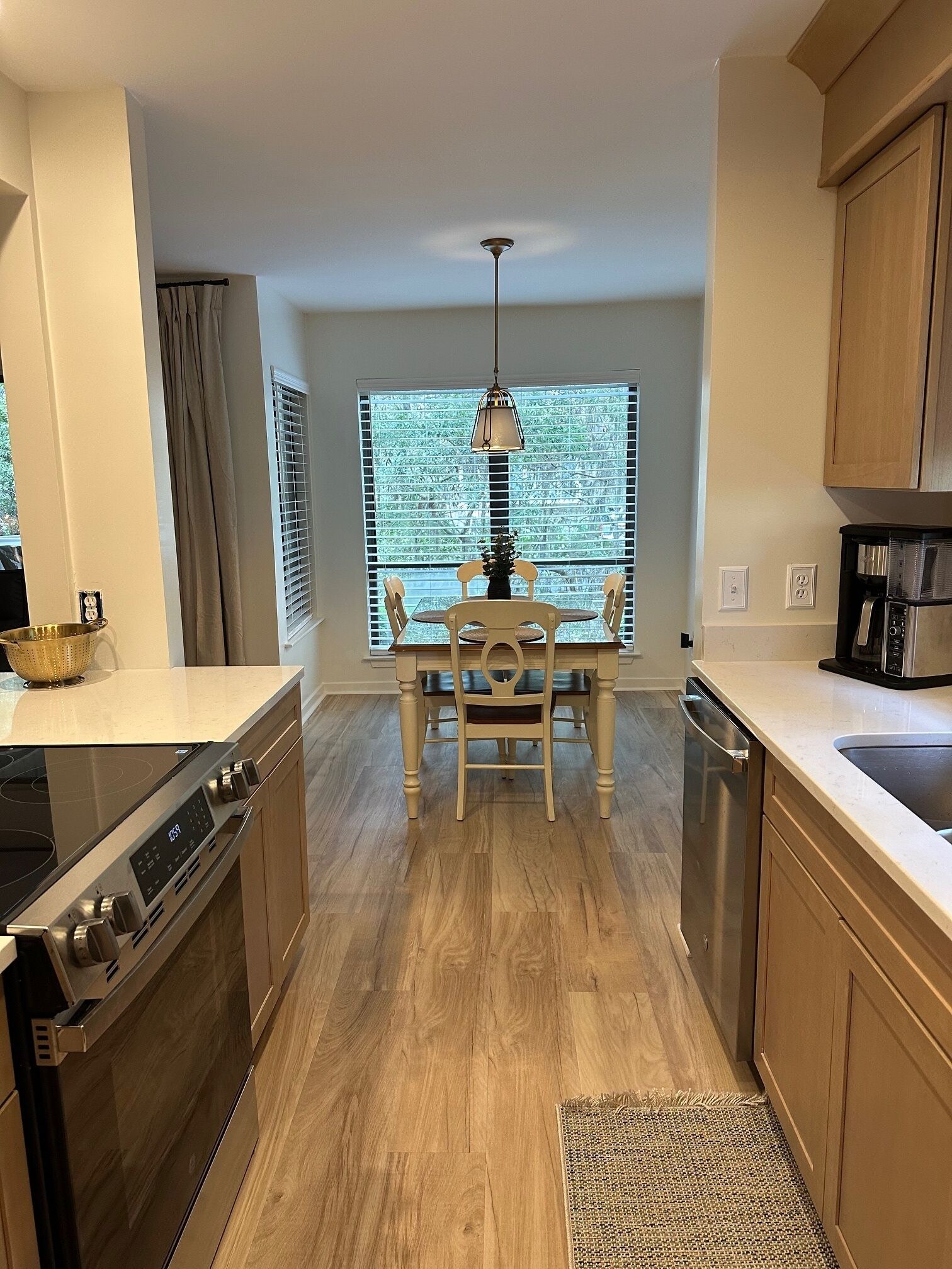 Micro-ondes, four, plaque de cuisson, lave-vaisselle