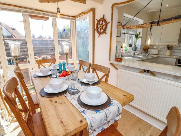 Dining - Riverview (Southampton)