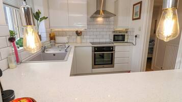 Lava-louças, talheres/pratos/utensílios de cozinha