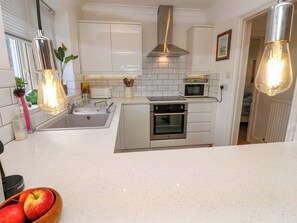 Dishwasher, cookware/dishes/utensils
