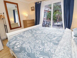 3 bedrooms, individually decorated, individually furnished, free WiFi