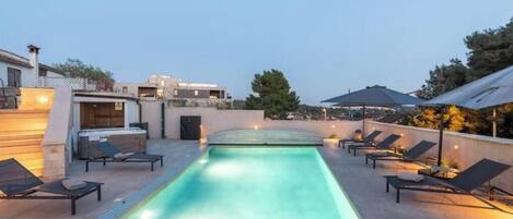 Indoor pool, outdoor pool