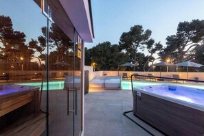 Indoor pool, outdoor pool