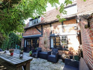 Outdoor dining - The Old House (Southampton)