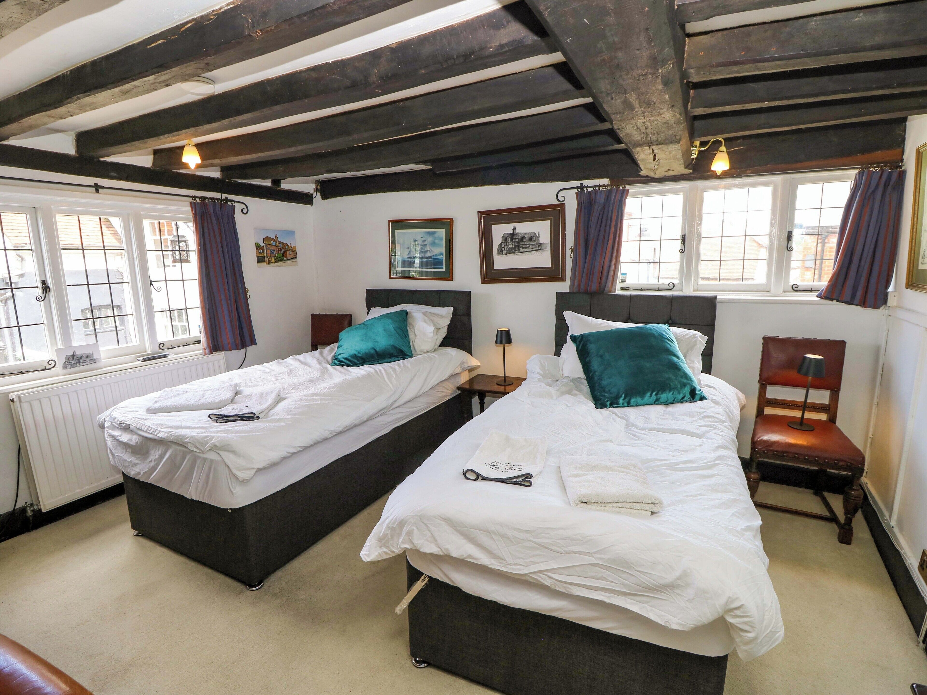 5 slaapkamers, individueel gedecoreerd, individueel gemeubileerd