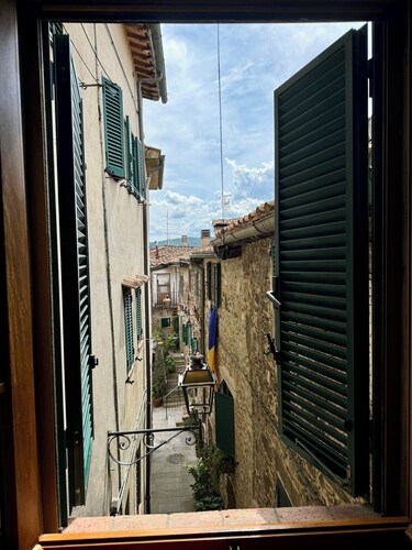 Boutique-Ferienwohnung in Monticiano – Authentisch wohnen in der Toskana