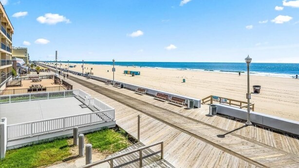 Strand