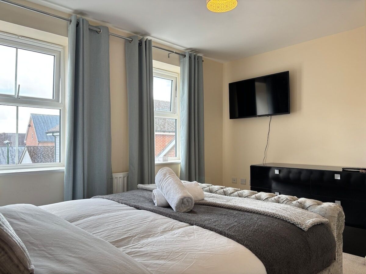 4 bedrooms, Internet, bed sheets