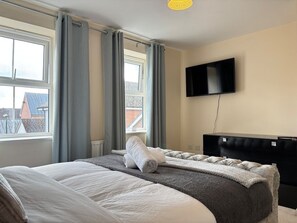4 habitaciones, acceso a internet y ropa de cama 