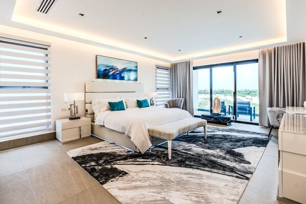 1 غرفة نوم ومكتب ومكواة/لوح كي وسرير سفر