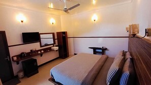 In-room safe, desk, free WiFi - Luk inn at huraa (Huraa)
