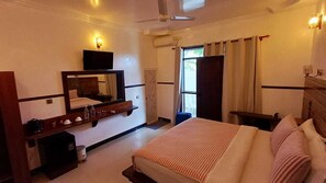 In-room safe, desk, free WiFi - Luk inn at huraa (Huraa)
