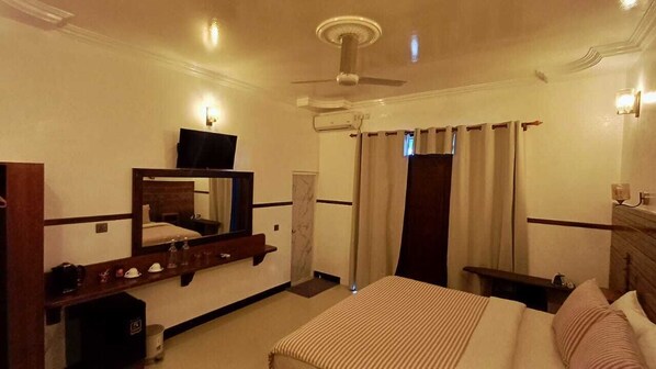In-room safe, desk, free WiFi - Luk inn at huraa (Huraa)