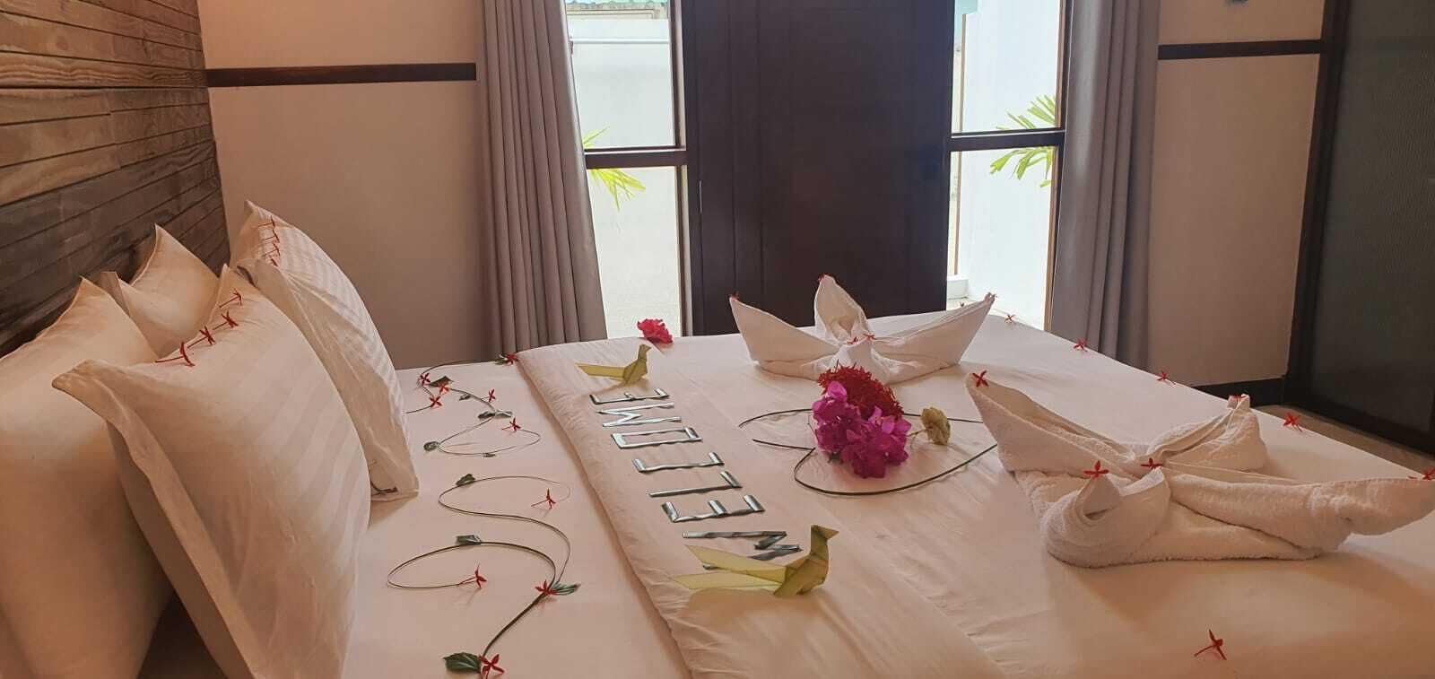 Villa Deluxe, vistas al jardín | Caja fuerte, escritorio, wifi gratis