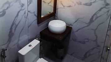Deluxe Villa, Garden View | Bathroom | Shower, hair dryer, towels, soap