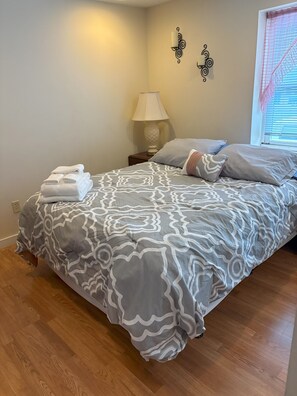 2 bedrooms, WiFi, bed sheets
