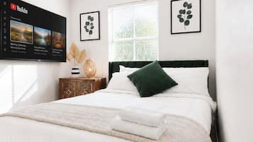 In-room safe, iron/ironing board, free WiFi, bed sheets