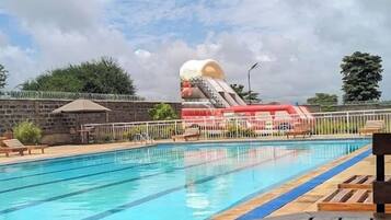 Piscina externa
