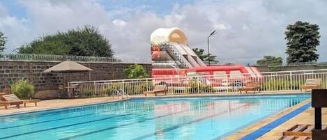 Utomhuspool