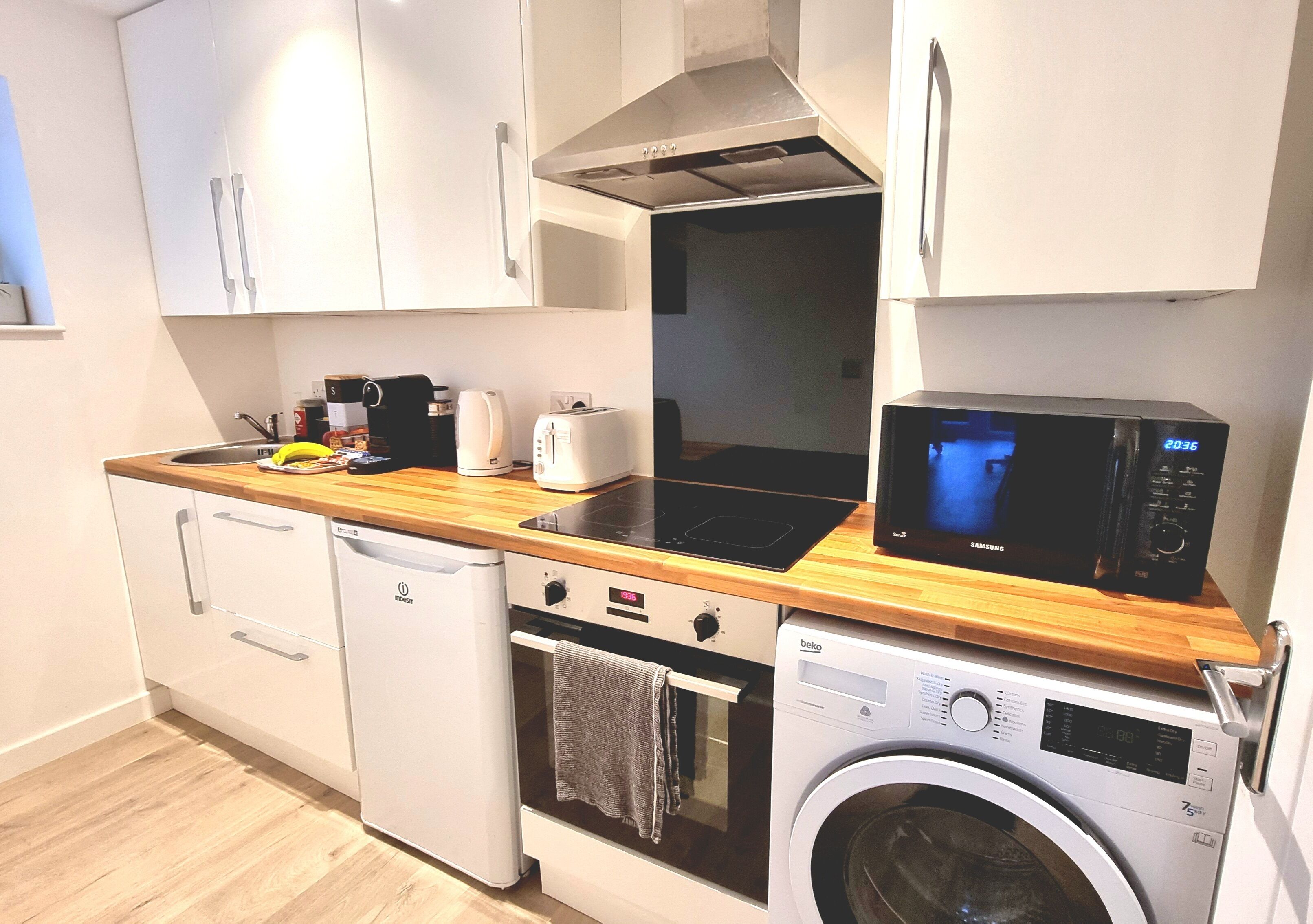 Fridge, microwave, oven, stovetop