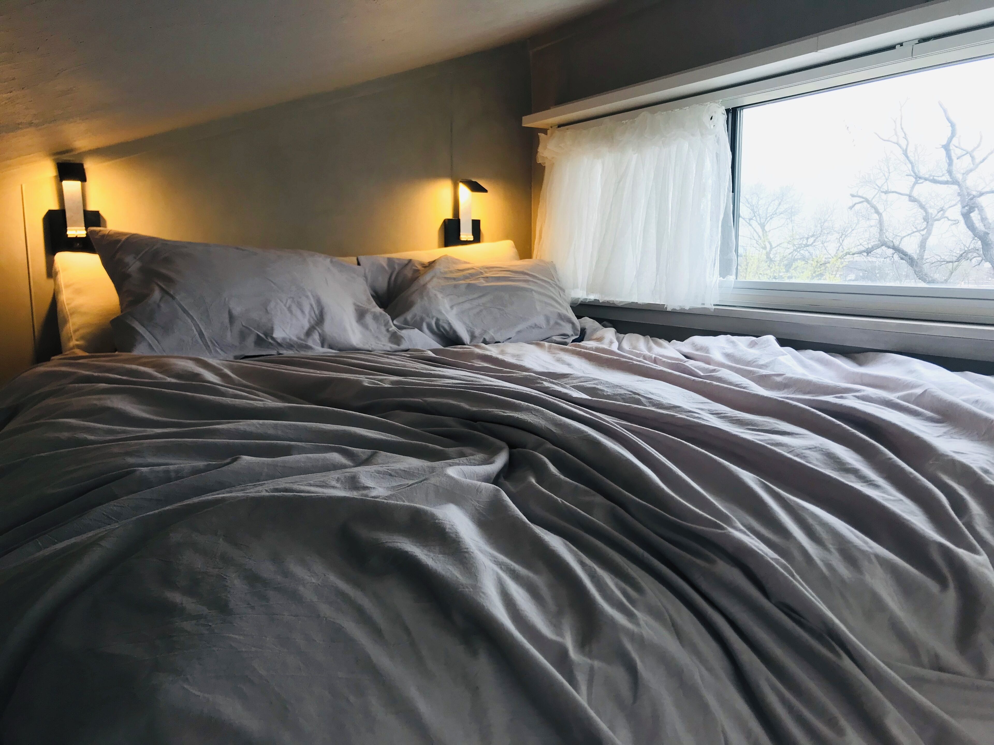 5 bedrooms, iron/ironing board, WiFi, bed sheets