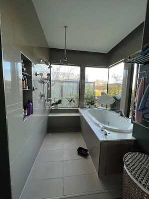 Shower, jetted bath, hair dryer, bidet