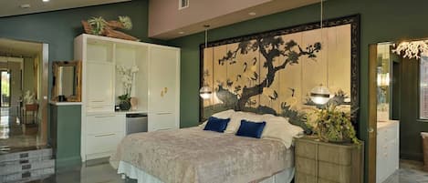 Desk, iron/ironing board, WiFi, bed sheets
