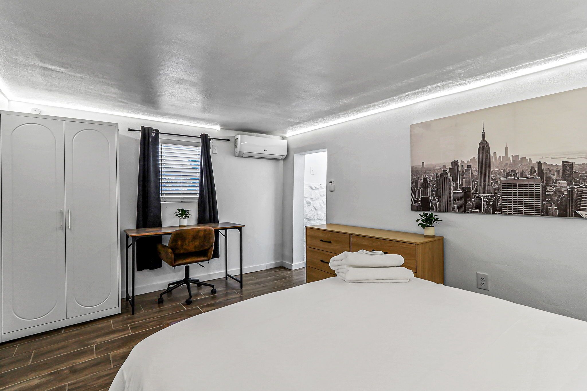 1 bedroom, internet, bed sheets