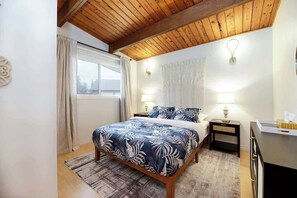 3 室のベッドルーム、デスク、アイロン / アイロン台、WiFi