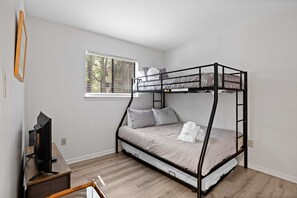 2 عدّة غرف نوم وواي فاي ومل�اءات أسرّة