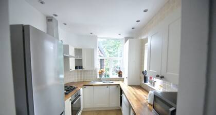 Enchanting 3-bedroom house in Stockport