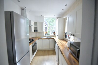 Enchanting 3-bedroom house in Stockport