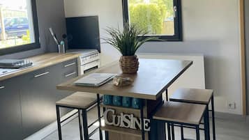 Micro-ondes, four, plaque de cuisson