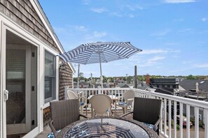 تناول الطعام بالخارج