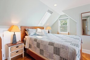 3 عدّة غرف نوم ومكواة/لوح كي وواي فاي وملاءات أسرّة