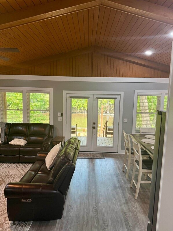 Unclassified image, 1 of 27, button