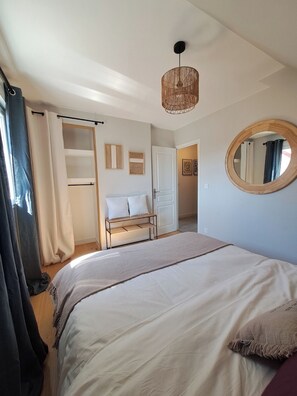 3 bedrooms, iron/ironing board, free WiFi, bed sheets