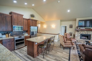 Private kitchen - Spacious Eden Getaway with Hot Tub (Eden)