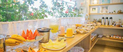 Free daily buffet breakfast