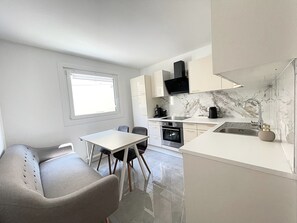 Private kitchen - 100 m2 apartment near Belvedere & central station (Wien)