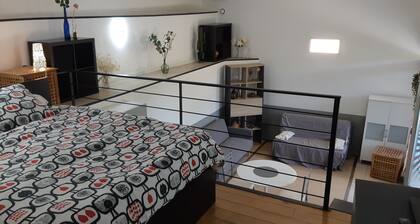 Loft-style studio facing the river in the village of Collobrières