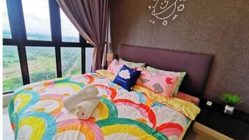 2 bedrooms, iron/ironing board, internet, bed sheets