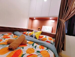 2 bedrooms, iron/ironing board, free WiFi, bed sheets