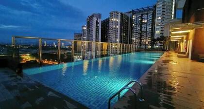 5mins walk to Legoland- Afiniti- 8pax with Bathtub