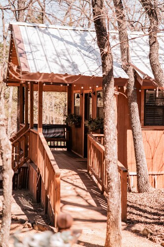 Tranquility Cabin - experience the wild wonders of Oak Meadow Ranch