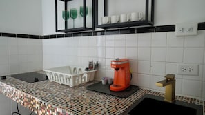 Family Apartment, Balcony, City View | Private kitchen