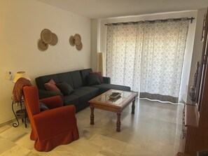 TV - Cozy Apartment (Benalmádena)