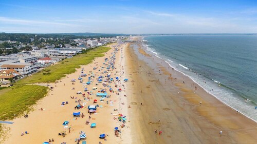 Charming Condo Just Steps from Beach!
