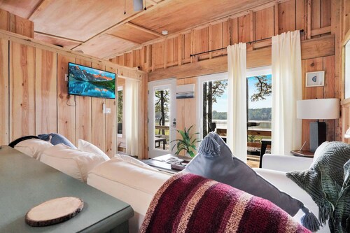 Waterfront 1BR on Working Farm w/ Deck + View